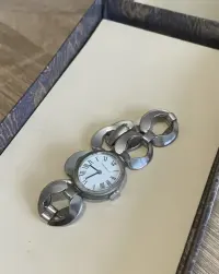 2x zegarek damski JungHans 1x zegarek Caravelle + portomonetka + sakwa — ujęcie 3