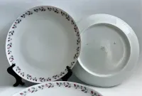 4 duże talerze, 2 miski, sosjerka. Karolina PRL — ujęcie 3