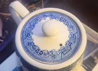 Antyczny angielski czajnik Staffordshire Blue Willow, 1914 rok — ujęcie 5