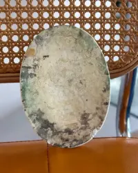 Antyczny porcelanowy medalion nagrobny z XIX wieku — ujęcie 4
