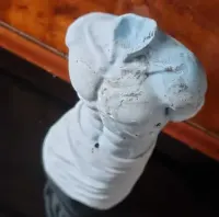 Antyczny Urok w Nowoczesnym Wydaniu: Miniatura Męskiego Torsu — ujęcie 4