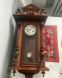 Antyczny vintage zegar ścienny - drewno/wahadło — ujęcie 2