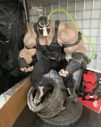 Bane Premium Format Figure Sideshow DC Marvel — ujęcie 2