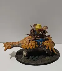 Bastiladon with Solar Engine Seraphon Warhammer Age of Sigmar — ujęcie 2
