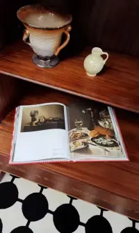 Biblioteczka art deco — ujęcie 5