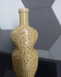 Butelka ceramiczna Mirostowice LWWG-4 wazon relief winogrona PRL sygnatura — ujęcie 2
