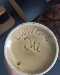 Butelka ceramiczna Mirostowice LWWG-4 wazon relief winogrona PRL sygnatura — ujęcie 3