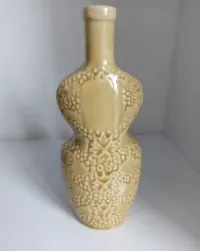 Butelka ceramiczna Mirostowice LWWG-4 wazon relief winogrona PRL sygnatura — ujęcie 4