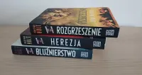 Carnivia Jonathan Holt, Bluźnierstwo, Herezja, Rozgrzeszenie — ujęcie 2