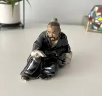 Chiński Mnich czytający figurka ceramiczna retro kolekcjonerska NOWA — ujęcie 3