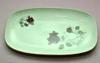 Chodzież duża patera Róże karbowana relief półmisek fason Karol PRL Lata 60. 70-te — ujęcie 2