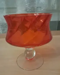 Cukiernica na nóżce — ujęcie 2