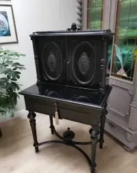 Damskie  biureczko toaletka    746/2025 — ujęcie 3