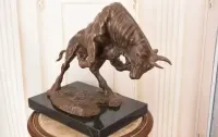 Duży Masywny Byk Bitewny - Corrida Korrida - Toro Bravo - Figura — ujęcie 2