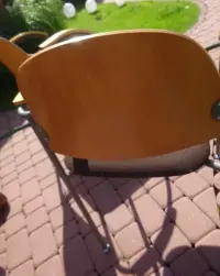 dwa krzesła PRL krzesło — ujęcie 4
