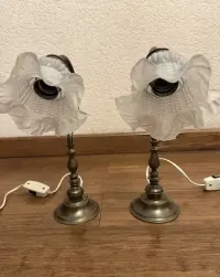 Dwie stylowe lampki nocne mosiężne — ujęcie 3