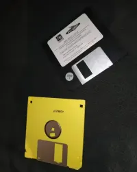 dyskietka 3,5" amulet brelok retro nośnik danych Korg Roland Yamaha — ujęcie 4