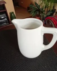 Dzbanek porcelanowy KPM — ujęcie 4