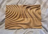 Dębowy panel ścienny 3D „Fale” 40 × 26,5 cm – dekoracja — ujęcie 4