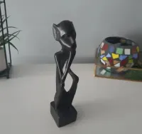 Figurka drewniana afrykańska MYŚLICIELA hand made Kenia — ujęcie 4