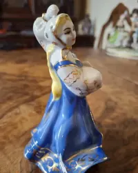 Figurka korosten prl porcelana porcelanowa — ujęcie 3