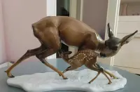 Figurka porcelanowa — ujęcie 3