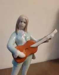 Figurka porcelanowa Aquincum Węgry — ujęcie 5