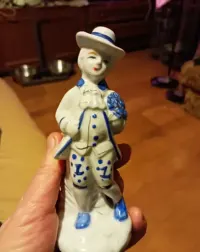 Figurka porcelanowa kawaler — ujęcie 4