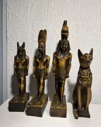 figurki egipskich bogów — ujęcie 3