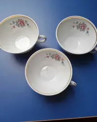 filiżanki porcelanowe lata 60te — ujęcie 2