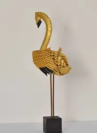 Flaming - origami modułowe 3D, papier metaliczny - złoty kolor - ptak — ujęcie 4