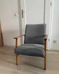 Fotel klubowy po renowacji — ujęcie 4