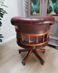 Gabinetowy FOTEL chesterfield kapitański 775/2025 — ujęcie 4