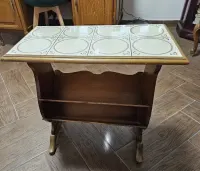 gazetnik retro drewniany — ujęcie 4