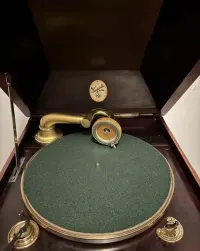 Gramofon Majesta,  po renowacji — ujęcie 4