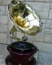GRAMOFON - PATEFON - sprawny mahoń brąz - KWADRAT — ujęcie 4