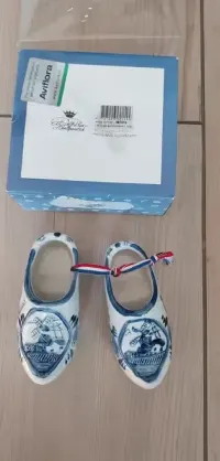 Holenderskie chodaki ceramiczne — ujęcie 2