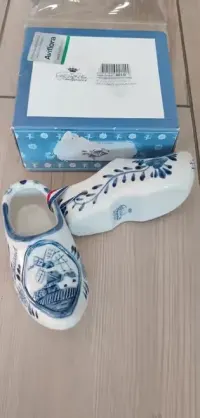 Holenderskie chodaki ceramiczne — ujęcie 3