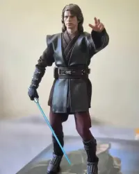 Hot Toys MMS 437 Star Wars III Revenge of the Sith Anakin Skywalker — ujęcie 2