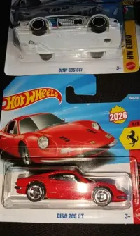 Hot Wheels zestaw 4 szt, BMW Ferrari Porsche — ujęcie 4