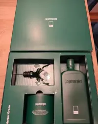 Jägermeister Pantone Zielony 191/560 — ujęcie 2