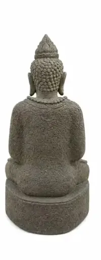 kamienna rzeźba medytujący Budda — ujęcie 2