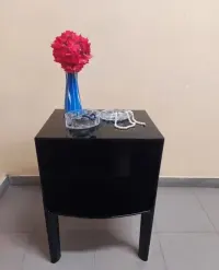 Kartell small ghost Busyer czarny nocna szafka/stolik vintage — ujęcie 2