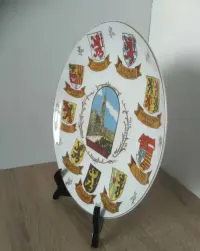 Kolekcjonerski talerz porcelanowy herb prowincji Belgii i Brukseli. — ujęcie 3
