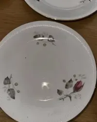 Komplet 12 talerzy włocławek stara porcelana PRL w kwiaty deserowe — ujęcie 3