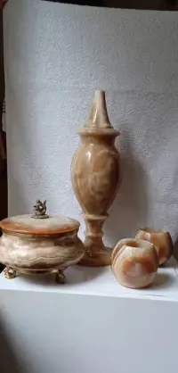 Komplet alabastrowy — ujęcie 2