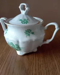 komplet porcelana biała Wałbrzych zielone kwiaty — ujęcie 5