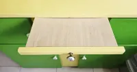 Kredens z czasów PRL — ujęcie 2