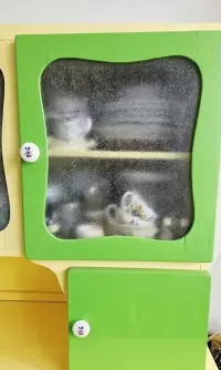 Kredens z czasów PRL — ujęcie 5