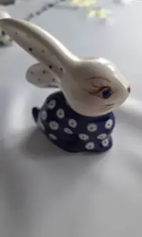 Królik figurka Bolesławiec  ceramika — ujęcie 3